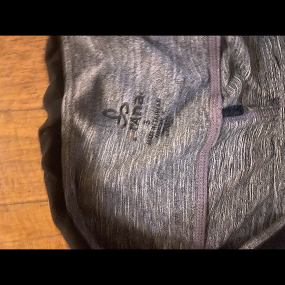 Prana size small heather grey cropped leggings with side detail - Picture 4 of 5